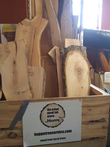 Donations Center «Milwaukee Habitat for Humanity ReStore», reviews and photos