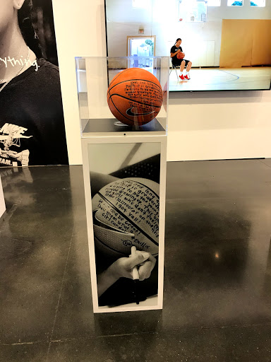 Sportswear Store «Nike East Los Angeles», reviews and photos, 4585 Whittier Blvd, East Los Angeles, CA 90022, USA