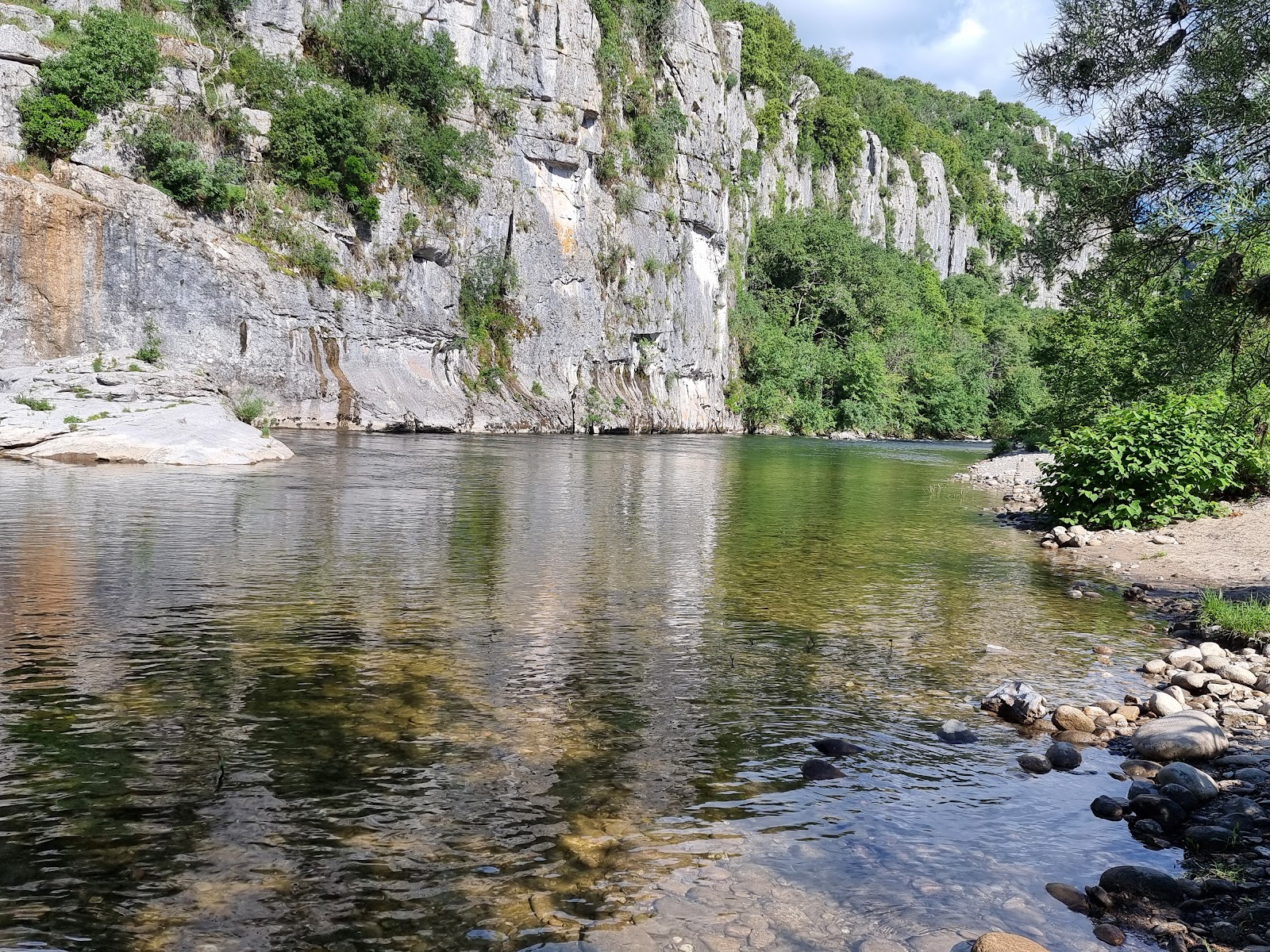 Plage La Padelle'in fotoğrafı - rahatlamayı sevenler arasında popüler bir yer