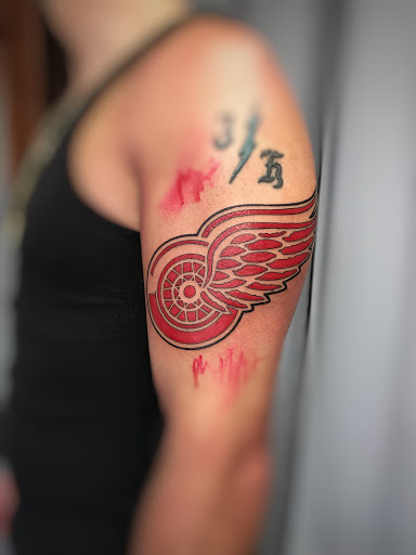 Explore gold tattoo ideas, creative tattoo ideas in Carmel, available at Phong Tattoo