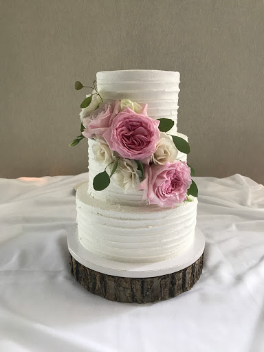 Wedding Bakery «Tres Belle Cakes and Coffee Shop», reviews and photos, 8921 Reading Rd, Reading, OH 45215, USA