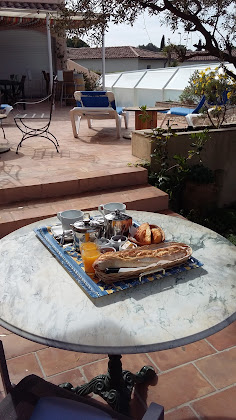 Plats et boissons Gîte Les Bougainvillées de Camargue 34400 Villetelle