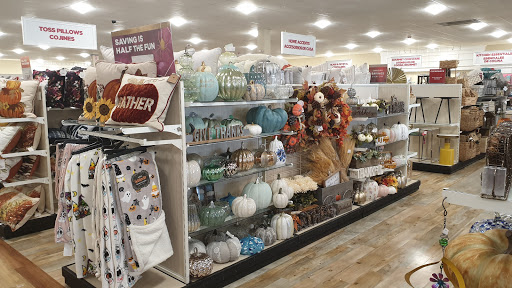 Department Store «Marshalls & HomeGoods», reviews and photos, 731 Centerview Blvd, Kissimmee, FL 34741, USA