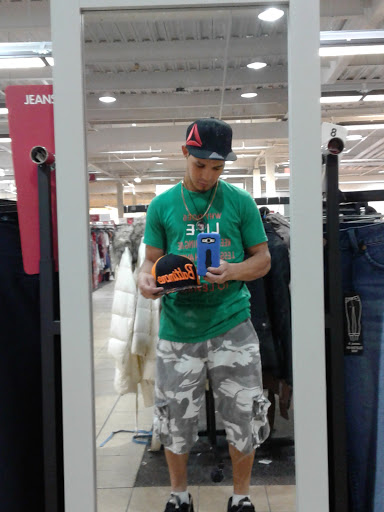 Clothing Store «Burlington Coat Factory», reviews and photos, 118 Shawan Rd, Hunt Valley, MD 21031, USA