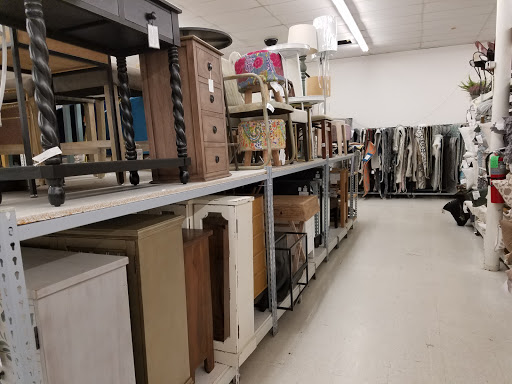 Home Goods Store «Tuesday Morning», reviews and photos, 2674 Bienville Blvd, Ocean Springs, MS 39564, USA