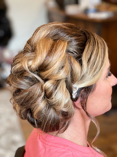 Hair Salon «The Parlour A Hair Salon», reviews and photos, 333 Jesse Jewell Pkwy SE, Gainesville, GA 30501, USA