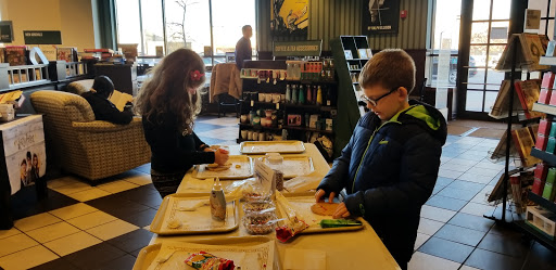 Book Store «Barnes & Noble», reviews and photos, 102 Commons Dr, Geneva, IL 60134, USA