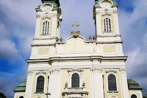 Kostel Panny Marie Královny image
