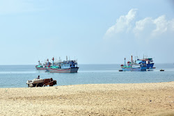 Foto di Long Thuy Beach area servizi