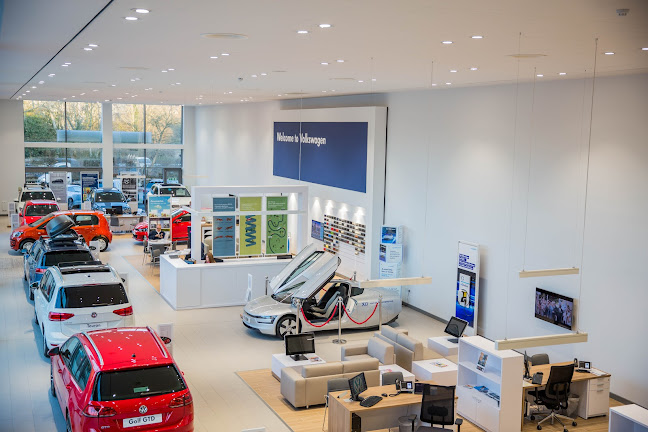 Reviews of Peter Cooper Volkswagen Southampton Hedge End in Southampton - Car dealer