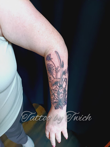 Find is a hand tattoo a bad idea for your next unique tattoo in San Tan Valley at Frontier Tattoo Company