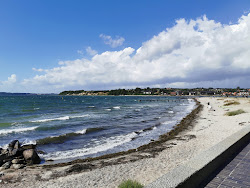 Fluepapiret Beach'in fotoğrafı - rahatlamayı sevenler arasında popüler bir yer