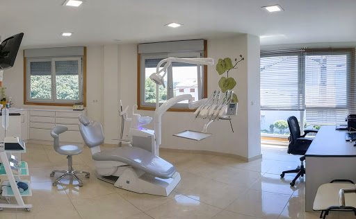 Clinica Dental Dra. Mª Orfilia Dorado en O Rosal, Pontevedra