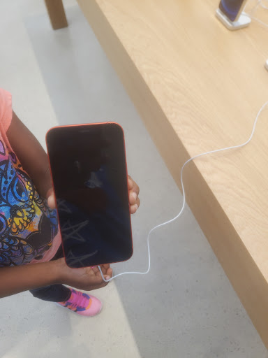 Computer Store «Apple Crabtree Valley Mall», reviews and photos, 4325 Glenwood Ave, Raleigh, NC 27612, USA