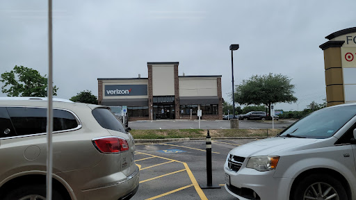 Cell Phone Store «Verizon», reviews and photos, 8363 Agora Pkwy, Selma, TX 78154, USA
