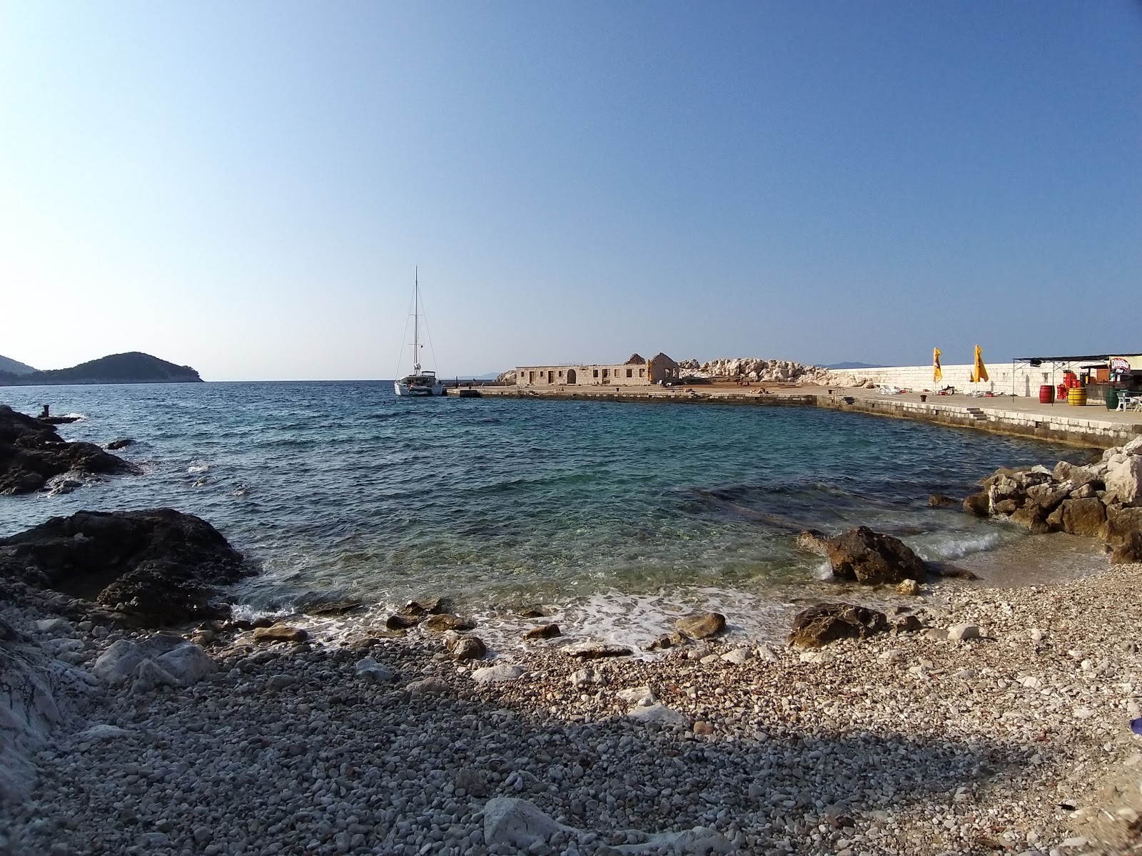 Foto de Mihajla beach con cala pequeña