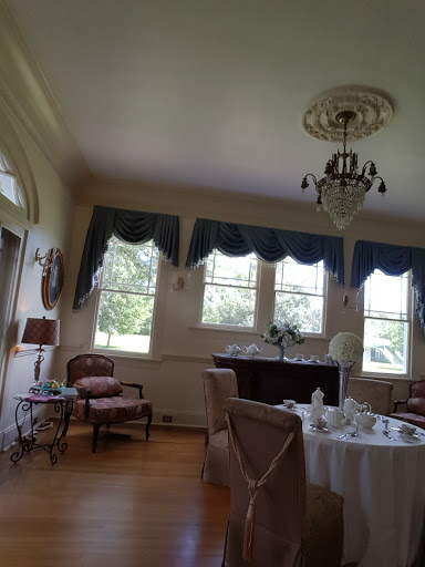 Bed & Breakfast «Oak Crest Mansion Inn», reviews and photos, 5267 Menge Ave, Pass Christian, MS 39571, USA