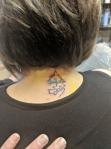 Tattoo Shop «Machine Heads Tattoo Parlor», reviews and photos, 922 State St, Lemoyne, PA 17043, USA