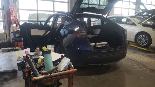 Auto Body Shop «Bi County Auto Body Inc», reviews and photos, 400 E Main St, Smithtown, NY 11787, USA