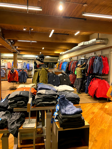 Sportswear Store «Columbia Sportswear», reviews and photos, 911 SW Broadway, Portland, OR 97205, USA