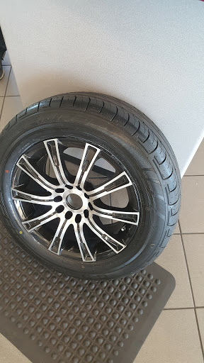 Tire Shop «Discount Tire Store», reviews and photos, 1130 W Elliot Rd, Tempe, AZ 85284, USA