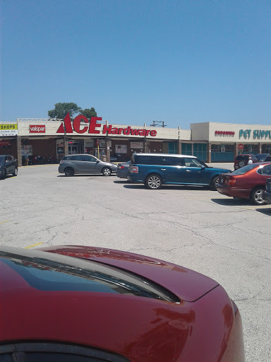 Shopping Mall «Harlem-Foster Shopping Center», reviews and photos, 7240 W Foster Ave, Chicago, IL 60656, USA