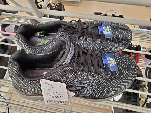 Clothing Store «Burlington Coat Factory», reviews and photos, 2575 E Main St, Plainfield, IN 46168, USA