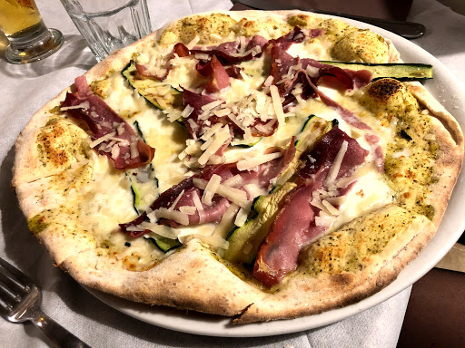 Pizzeria Origine in Caniparola, Provincia di Massa-Carrara