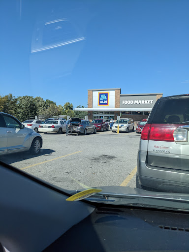 Supermarket «ALDI», reviews and photos, 1645 E Kearney St, Springfield, MO 65803, USA