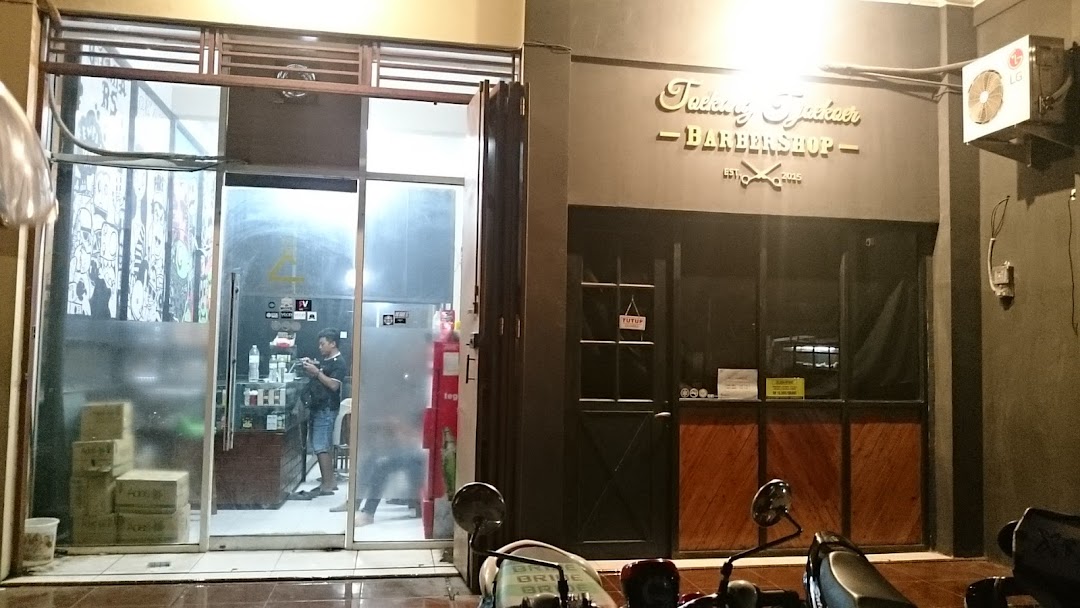 Deko Vape Store & cafe Tegal