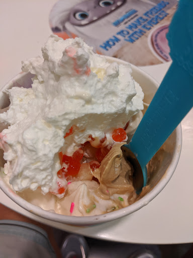 Frozen Yogurt Shop «Yogurtland Costa Mesa- Baker Street», reviews and photos, 1450 Baker St, Costa Mesa, CA 92626, USA