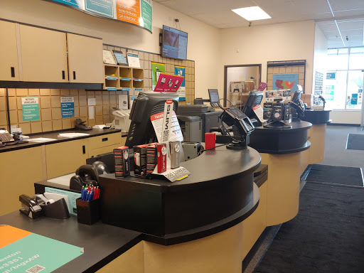 Shipping and Mailing Service «The UPS Store», reviews and photos, 17195 Silver Pkwy, Fenton, MI 48430, USA