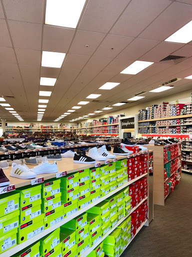 Shoe Store «Famous Footwear», reviews and photos, 3501 NJ-42, Turnersville, NJ 08012, USA