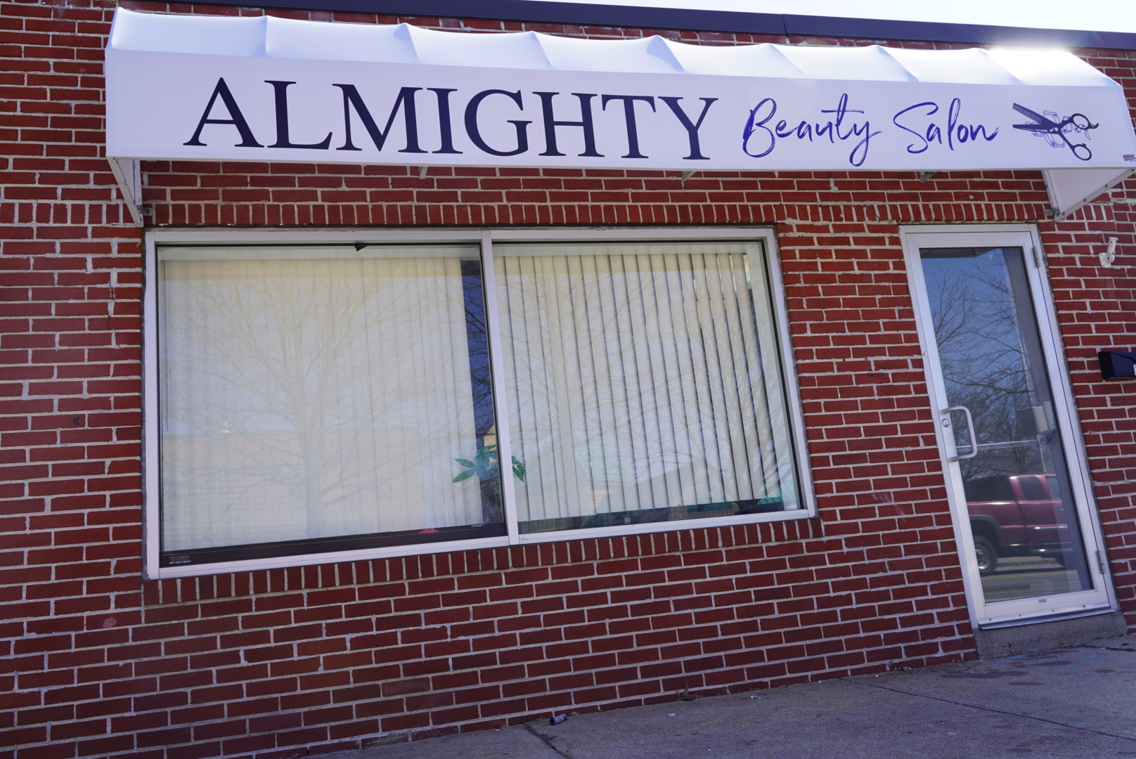 Almighty beauty salon
