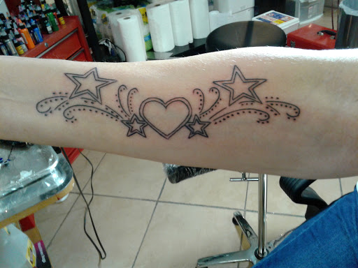 Tattoo Shop «Cross Roads Tattoo and Piercing», reviews and photos, 2070 Texas Ave, Bridge City, TX 77611, USA