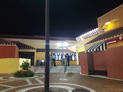Movie Theater «Miami Lakes 17 Theatre», reviews and photos, 6743 Main St, Miami Lakes, FL 33014, USA