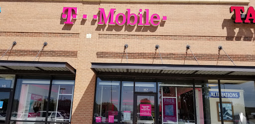 Cell Phone Store «T-Mobile», reviews and photos, 2645 Arapaho Rd #137, Garland, TX 75044, USA