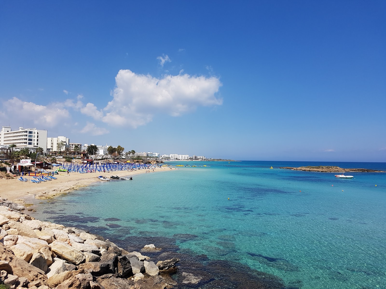 Fig Tree Bay beach on the map with photos and reviews🏖️