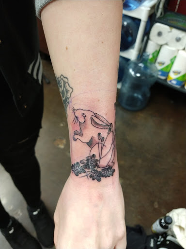 Tattoo Shop «Paper Crane Studio», reviews and photos, 530 E Broadway, Long Beach, CA 90802, USA