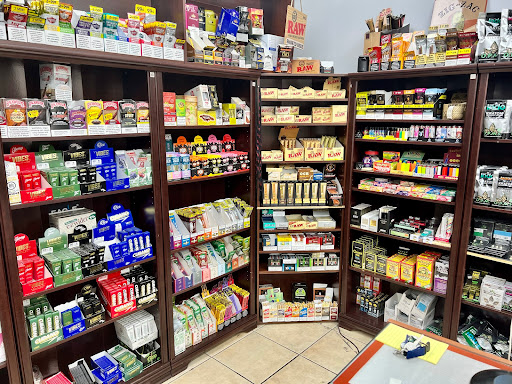 Tobacco Shop «Smoke Tokz Head Shop KC», reviews and photos, 1263 W 103rd St, Kansas City, MO 64114, USA