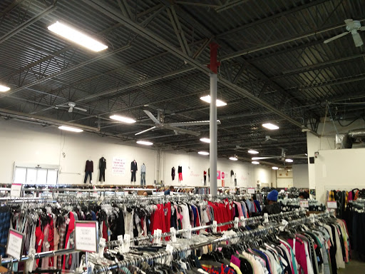 Discount Store «Discount Fashion Warehouse Gahanna», reviews and photos, 870 Science Blvd, Gahanna, OH 43230, USA