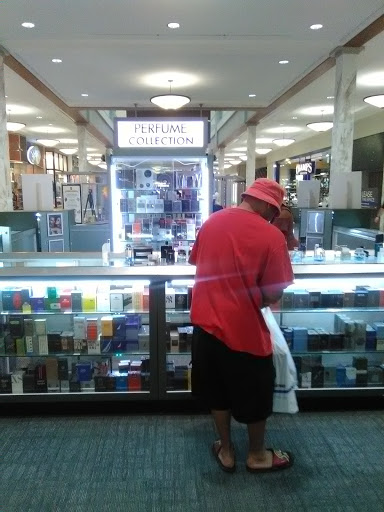 Shopping Mall «Monroeville Mall», reviews and photos, 200 Mall Cir Dr, Monroeville, PA 15146, USA