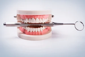 Glamour Dental Laboratory image