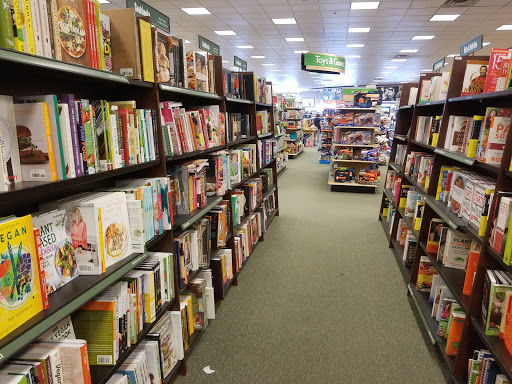 Book Store «Barnes & Noble», reviews and photos, 1180 Raritan Rd, Clark, NJ 07066, USA