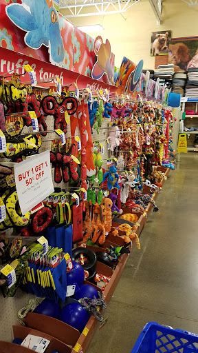 Pet Supply Store «PetSmart», reviews and photos, 8500 N Evanston Ave, Kansas City, MO 64157, USA