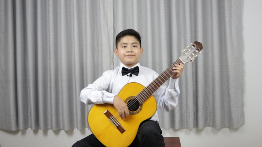 Escuela Juvenil de Música Suzuki MKids - Clases de piano, canto, guitarra, violín
