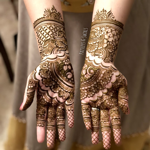 Explore cute woman tattoo ideas, creative tattoo ideas in Houston, available at Paisleys and Swirls - Henna Artist in Houston