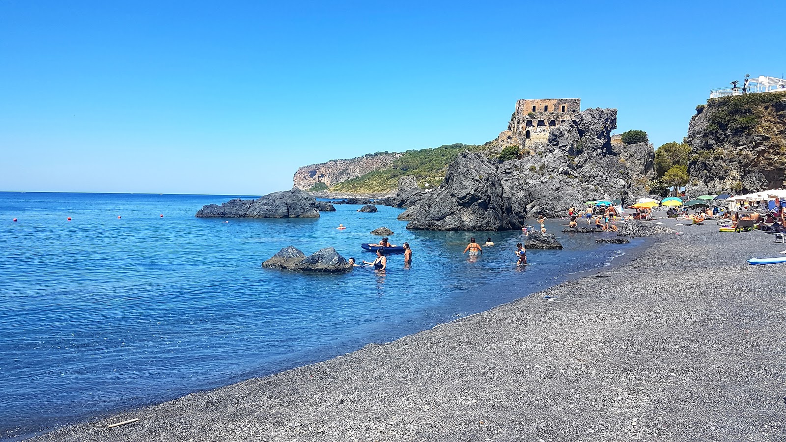 Spiaggia Fiuzzi的照片 带有宽敞的海岸