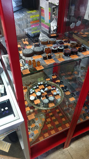 Tattoo Shop «Pierced Hearts Tattoo Parlor», reviews and photos, 5307 Roosevelt Way NE, Seattle, WA 98105, USA