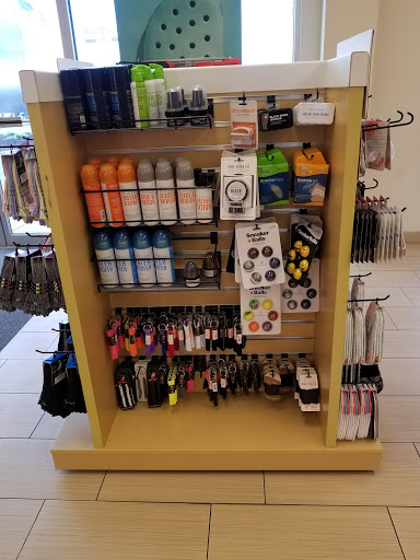 Shoe Store «Famous Footwear», reviews and photos, 2101 Elmwood Ave, Buffalo, NY 14207, USA